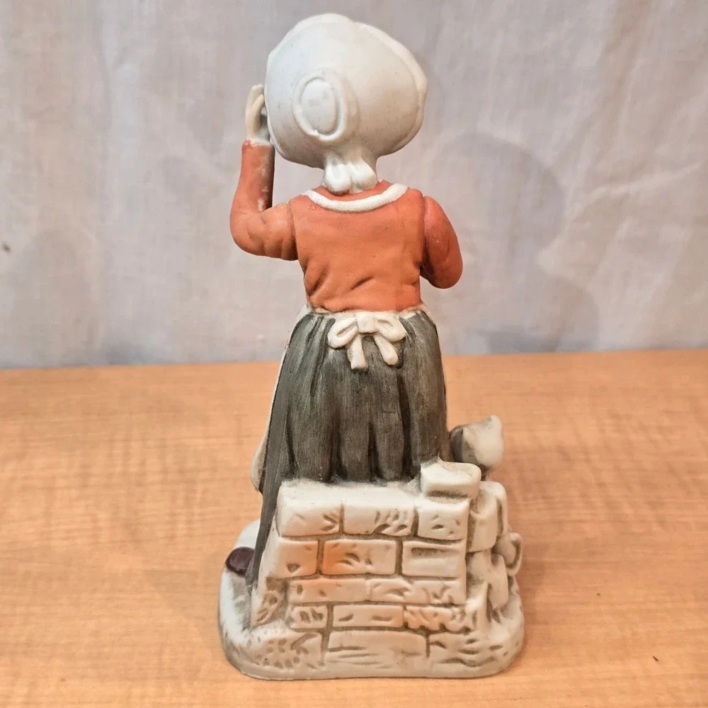 Fine Porcelain Old Woman with Cat Figurine Vintage‎ 7